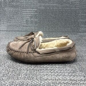UGG Dakota Moccasin Slippers Womens Size 7 Mole Taupe Suede Shearling Lined 5612
